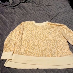 Cute cozy leopard sweat shirt